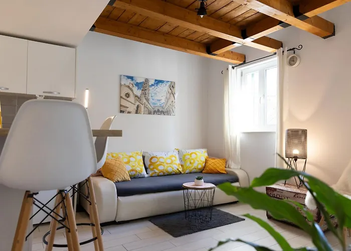 Rooms And Apartments Paese