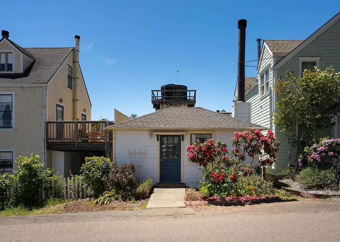 Headlands Inn Bed And Breakfast