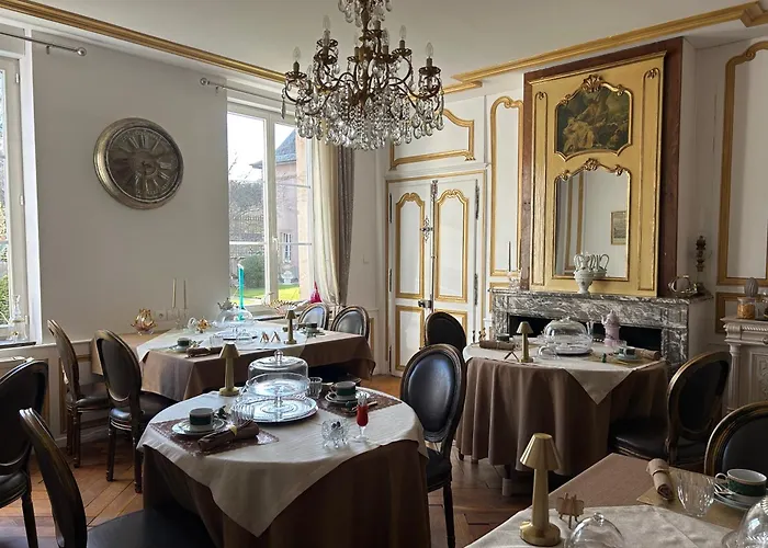 Le Château de Failloux, Chambres d hôtes,Piscine intérieure Épinal