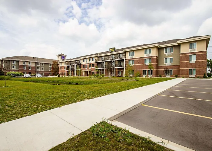 Mainstay Suites Madison - Monona