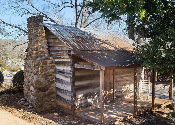 Stone Mountain Manor Bed & Breakfast