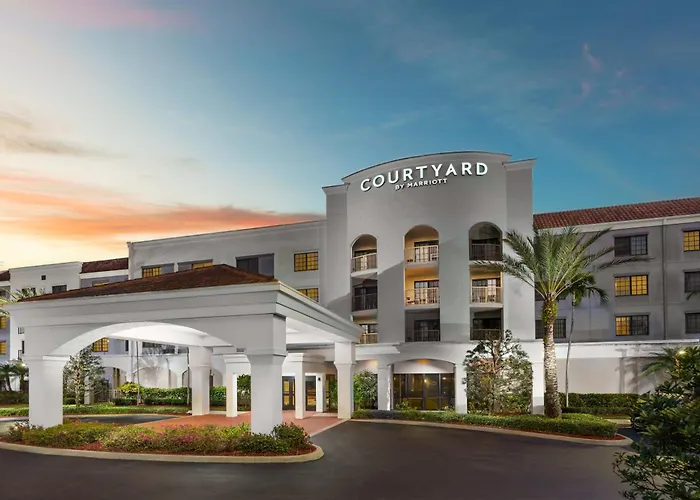 Courtyard By Marriott Stuart Hotel