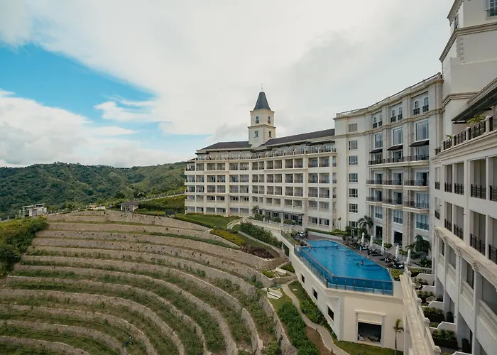 Twin Lakes Hotel Near Tagaytay