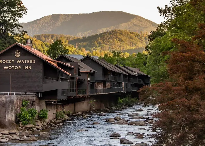 Historic Rocky Waters Inn, A Small Luxury Hotel