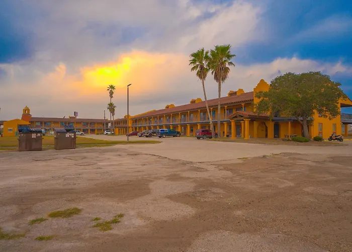 Oyo Hotel Kingsville - Hwy 77