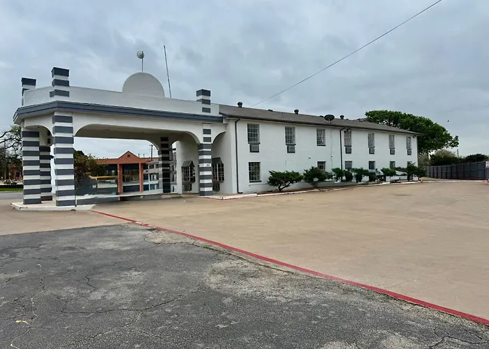 Sherman Inn