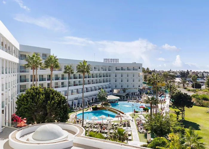 Leonardo Laura Beach & Splash Resort Klorakas