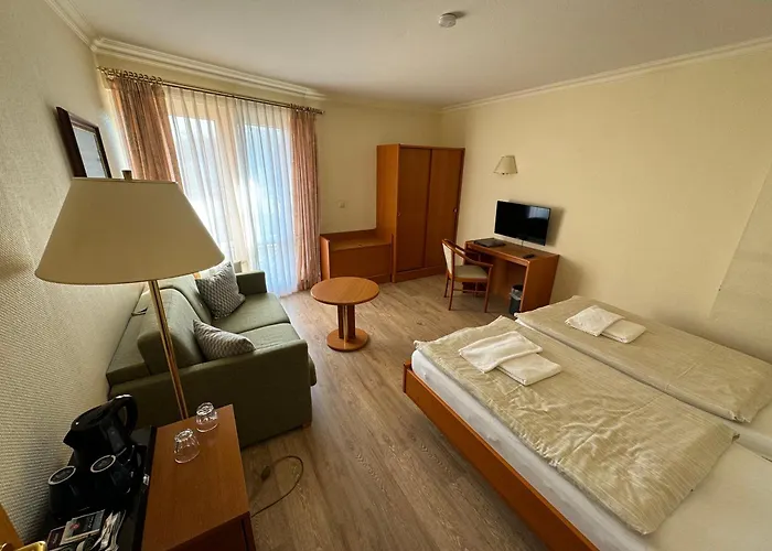 Hotel Garni Seeschlösschen Ostseebad Kölpinsee