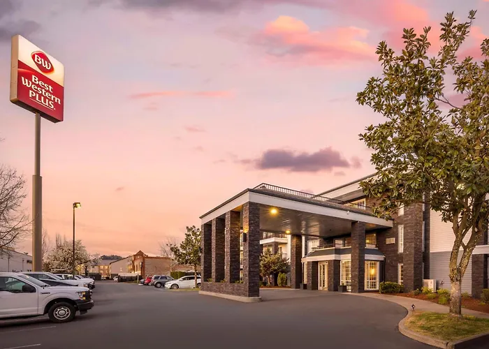 Best Western Plus Grand Manor Inn Springfield
