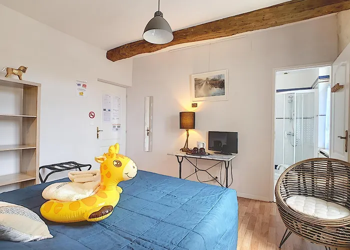 Le Grand Bassin, B&B autonome, au bord du canal du Midi Castelnaudary