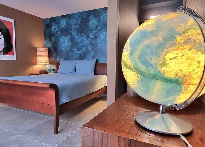 La Chevre Folle - Stay In Style With Free Basic Selfservice Breakfast Ostende