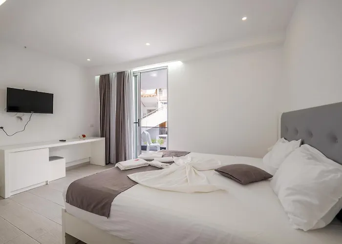 Hotels in Sarandë