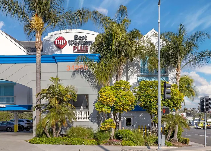 Best Western Plus Marina Shores Hotel