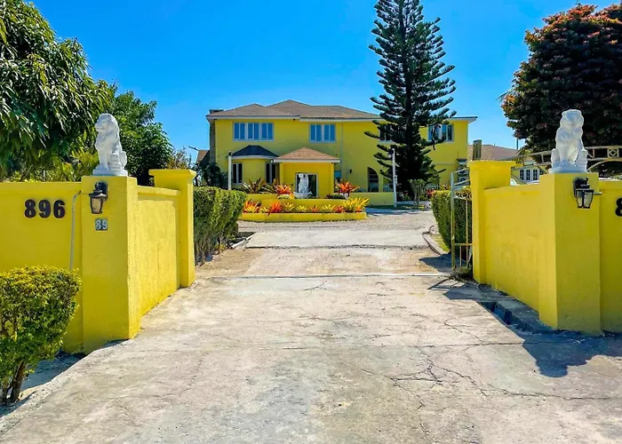 Bed and Breakfast Golden Palms House Nassau