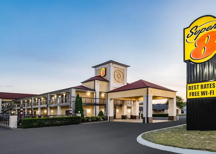 Super 8 By Wyndham Columbia Hotel