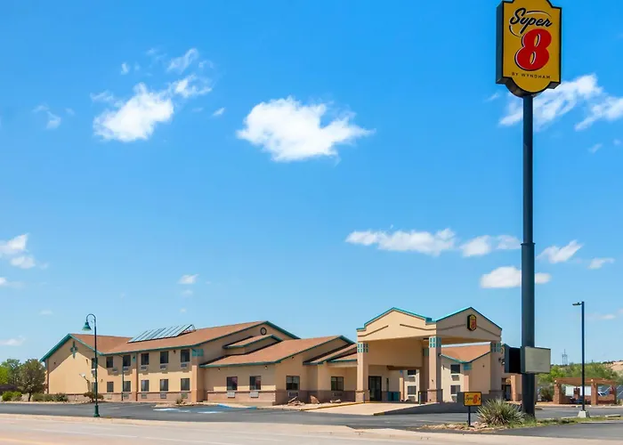 Super 8 By Wyndham Santa Rosa Hotel