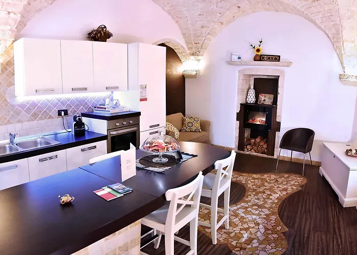 L'Angolo di Gaudì, casa Milà Putignano