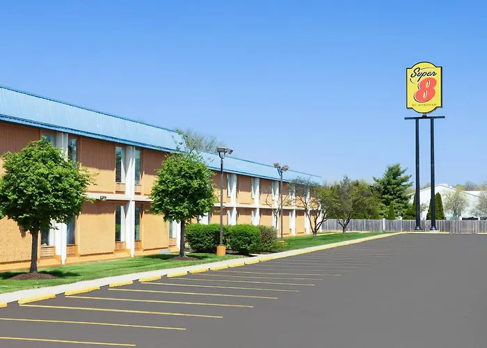 Super 8 By Wyndham Columbus Hotel