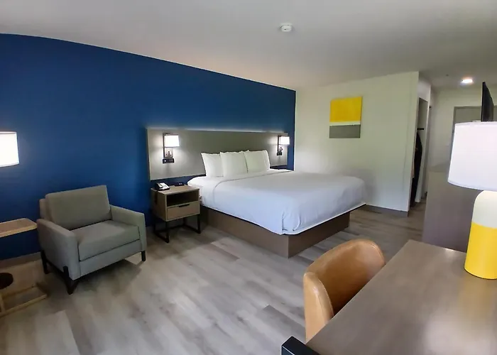 Comfort Inn Near Downtown & Blue Ridge Pkwy Marion