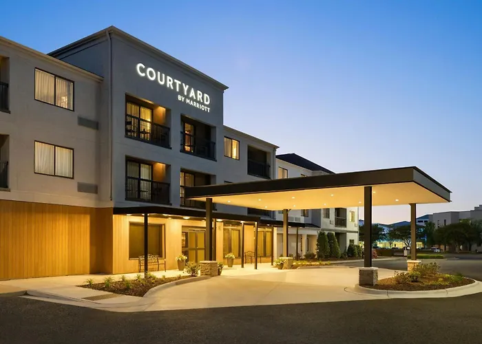 Courtyard Greenville