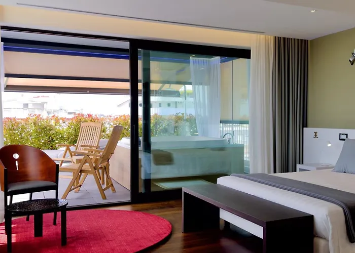 Monaco Suites Hotel