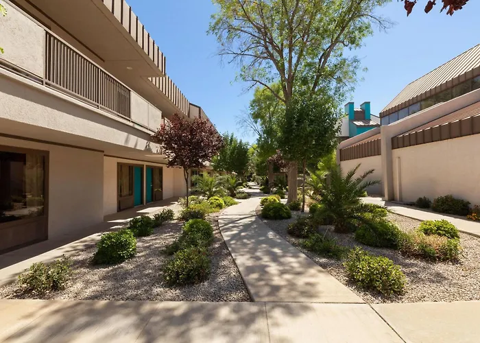 Ramada By Wyndham El Paso Hotel