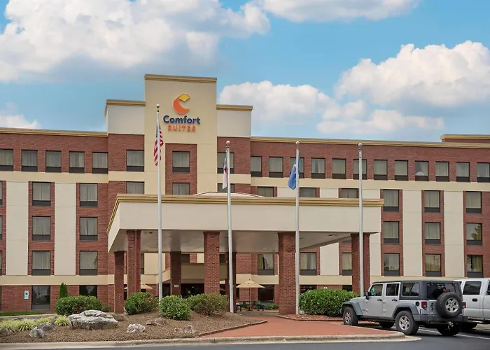 Comfort Suites Outlet Center