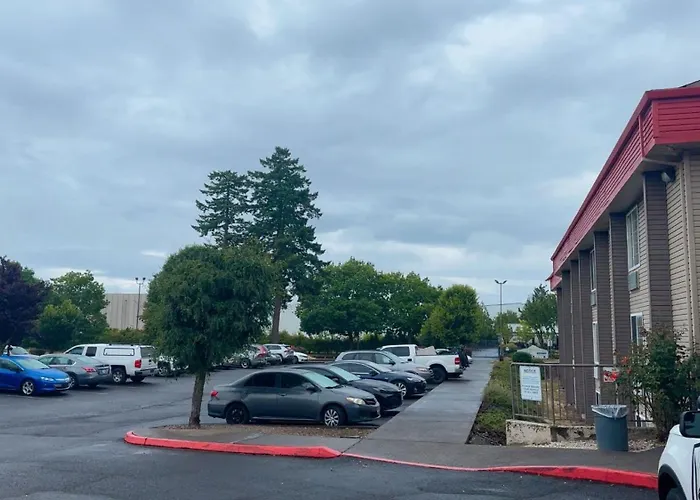 Bridgeway Inn & Suites - Portland Airport
