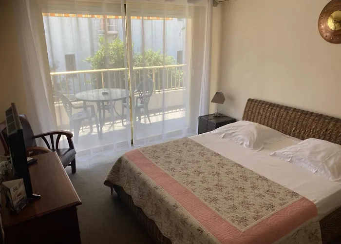 Hôtel Brasilia- Esprit Vintage Cagnes-sur-Mer