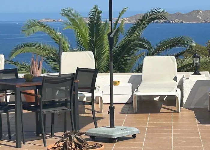 Hoteles en Cala Tarida (Ibiza)
