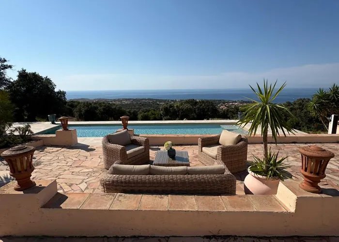 Hôtels à Lumio (Corsica)