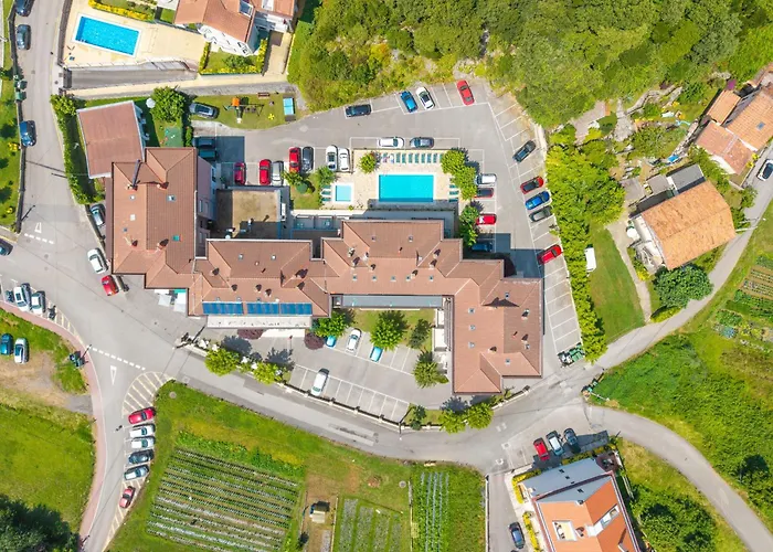Apartamentos Los Arces Isla Plana