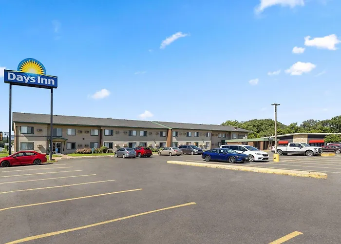 Days Inn By Wyndham Winona