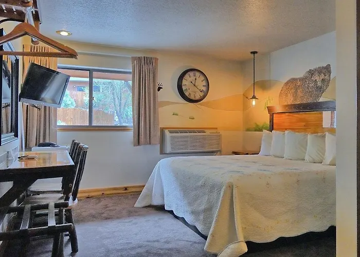 Yellowstone Village Inn And Suites