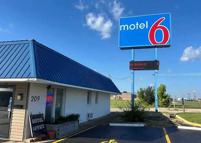 Motel 6 Sullivan Mo