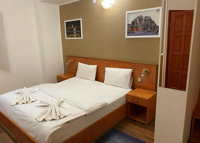 Easy Star Hotel