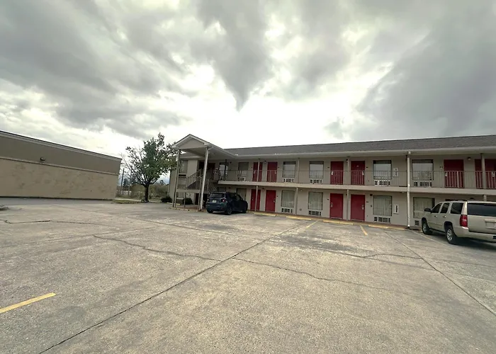 Oyo Hotel East Macon I-75