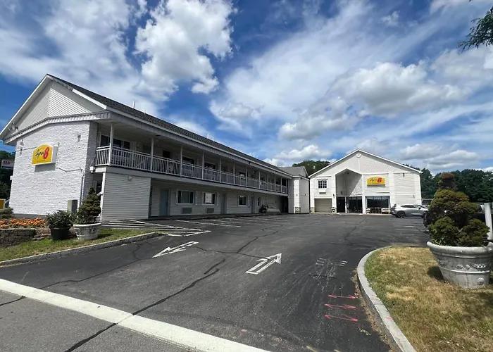 Super 8 By Wyndham Albany