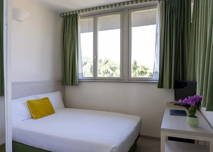 Hotel Embassy Pero