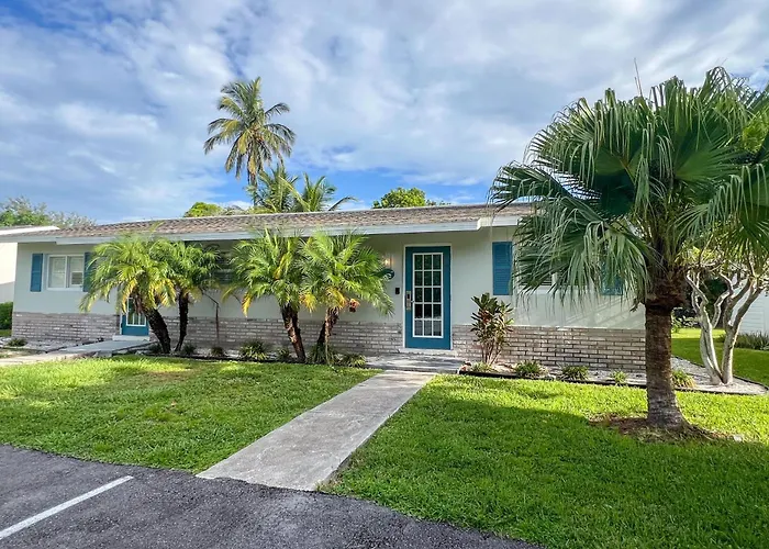 Marco Island Lakeside Inn