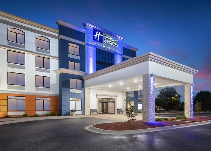 Holiday Inn Express Fayetteville Fort Bragg By Ihg