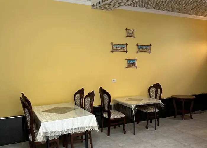 Amirshox Guest House