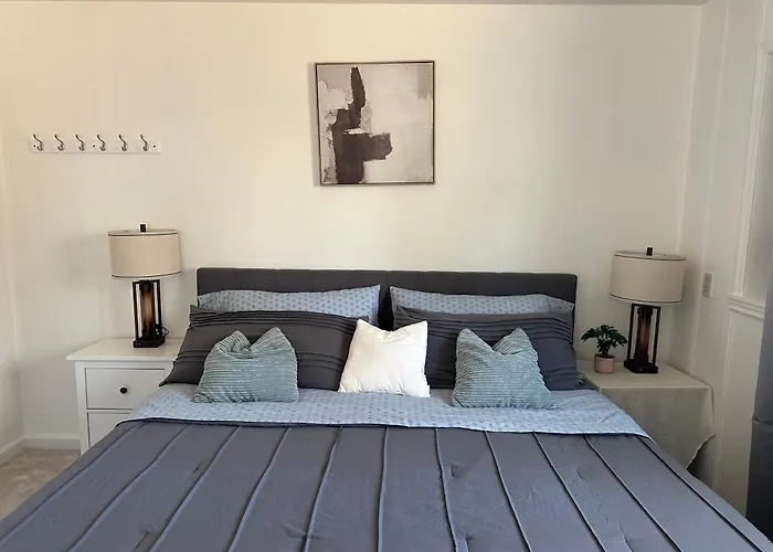 Suite E With 2-Bedroom