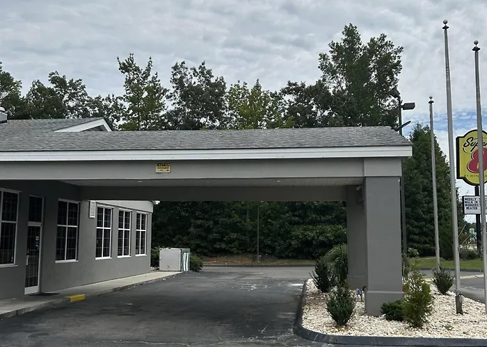 Super 8 By Wyndham Fayetteville