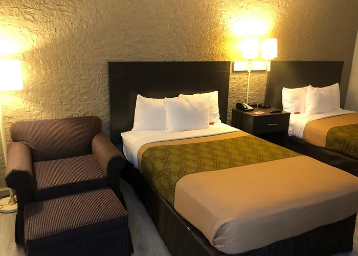 Econo Lodge Metro