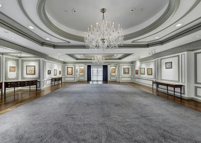 The Henry, Autograph Collection Hotel Dearborn