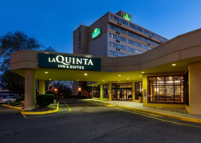 La Quinta By Wyndham Secaucus Meadowlands Hotel