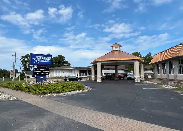 Travelodge By Wyndham Mackinaw City
