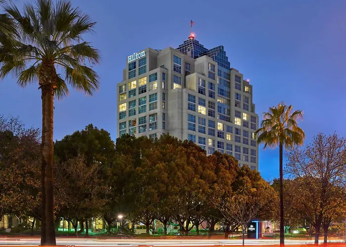 Hilton Los Angeles North-Glendale & Executive Meeting Center
