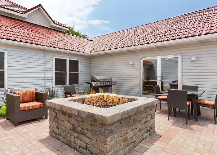 Country Inn & Suites By Radisson, Holland, Mi